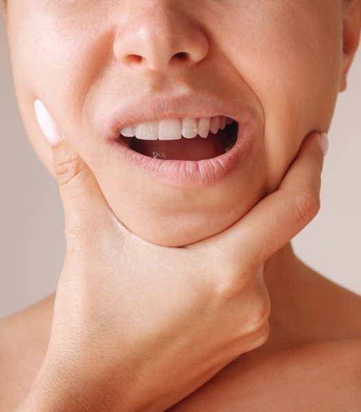 Lady has jaw pain